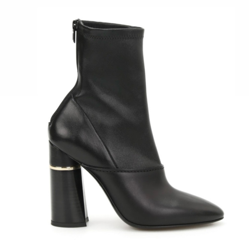 3.1 Phillip Lim Kyoto leather heeled ankle boots. 🖤